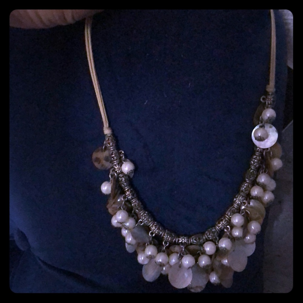 Shells faux pearls necklace